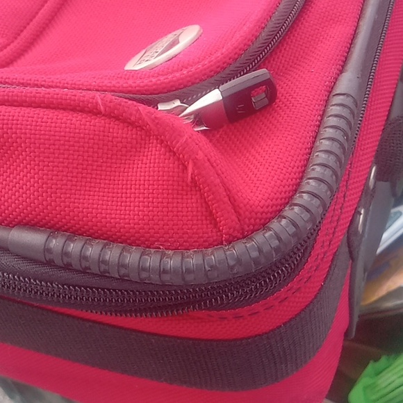 Travel luggage - Picture 6 of 8